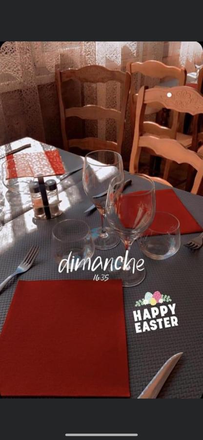 Hotel Restaurant La Renaissance Saint-Cirgues-en-Montagne Екстериор снимка