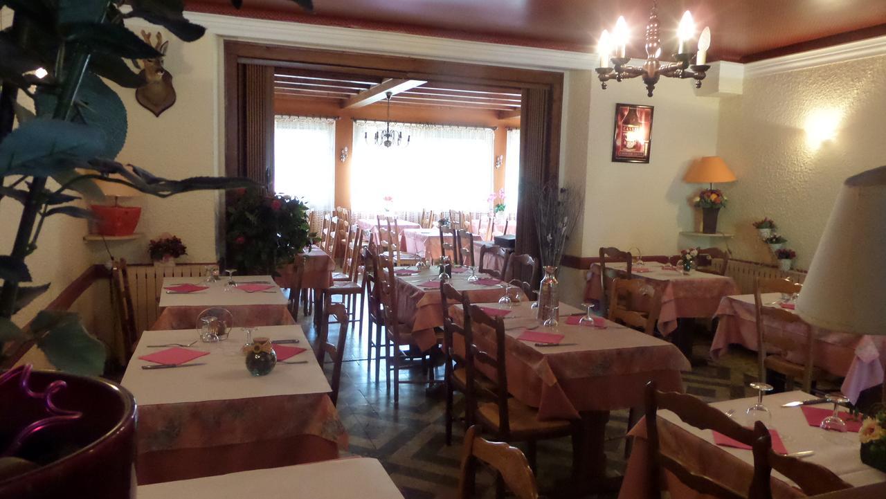 Hotel Restaurant La Renaissance Saint-Cirgues-en-Montagne Екстериор снимка
